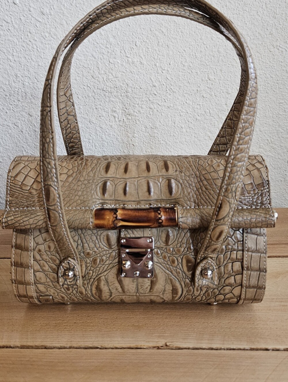 #Besso VGT Tan- Croc- Embossed Leather Bamboo Bullet Bag - Picture 2 of 9